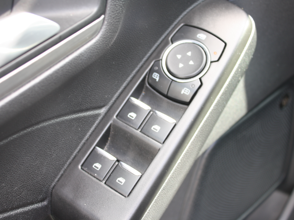 2021 Ford Escape Hybrid Titanium-18