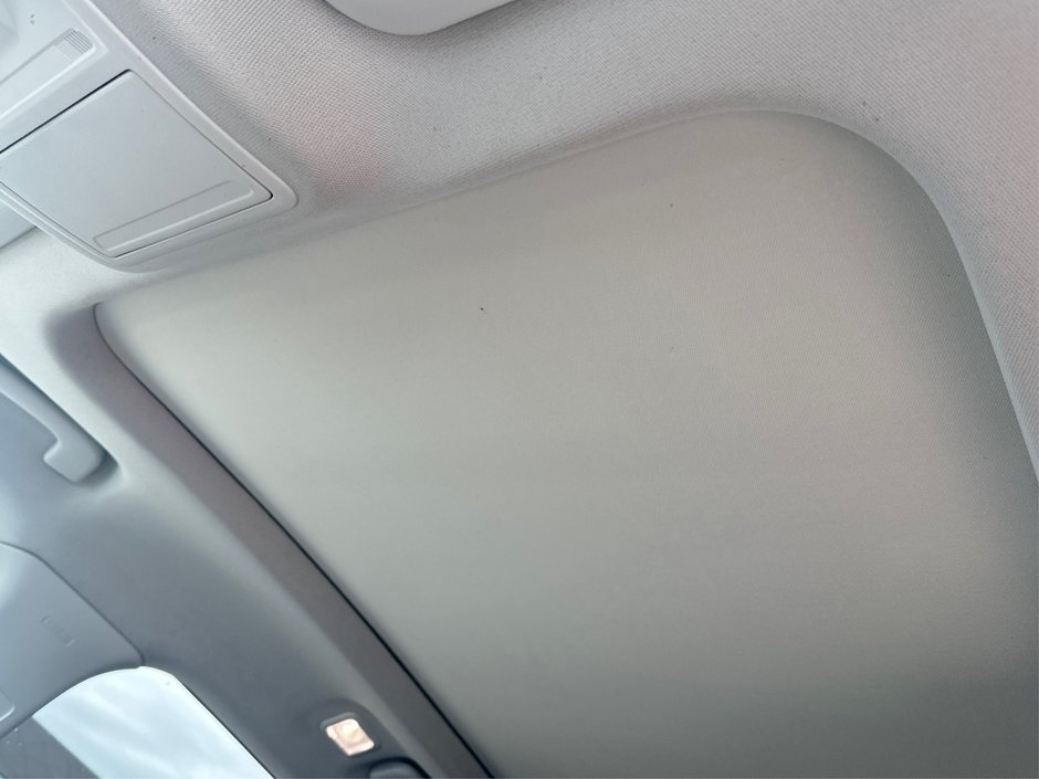 2022 Ford Escape Hybrid Titanium-16