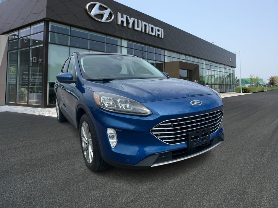 2022 Ford Escape Hybrid Titanium-2