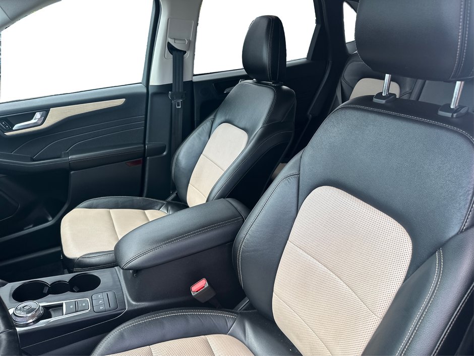 2022 Ford Escape Hybrid Titanium-8