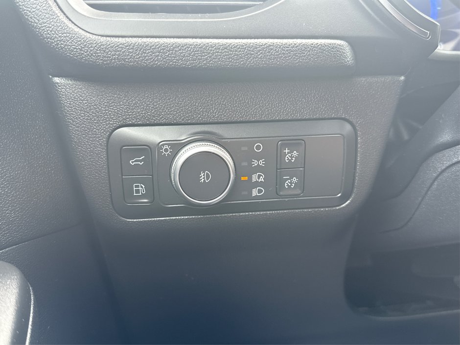 2022 Ford Escape Hybrid Titanium-14