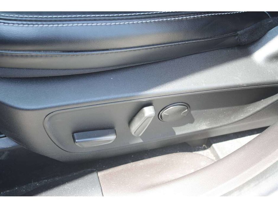 2023 Ford Escape Plug-In Hybrid Base-8