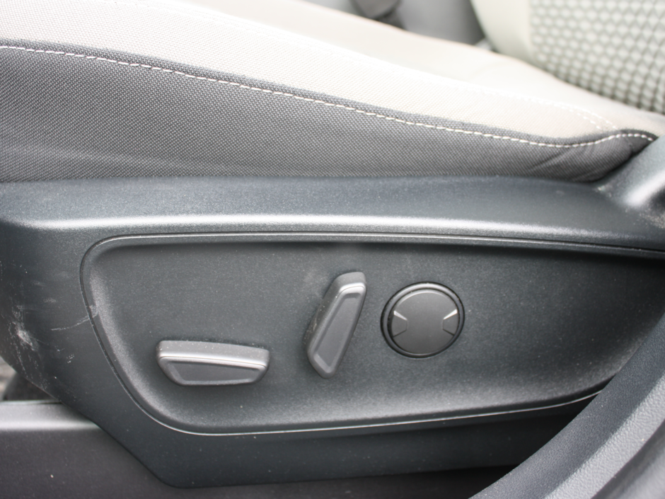 2020 Ford Escape SE-8