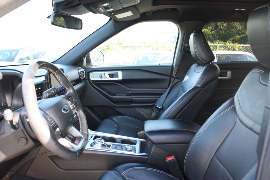 2020 Ford Explorer ST-13