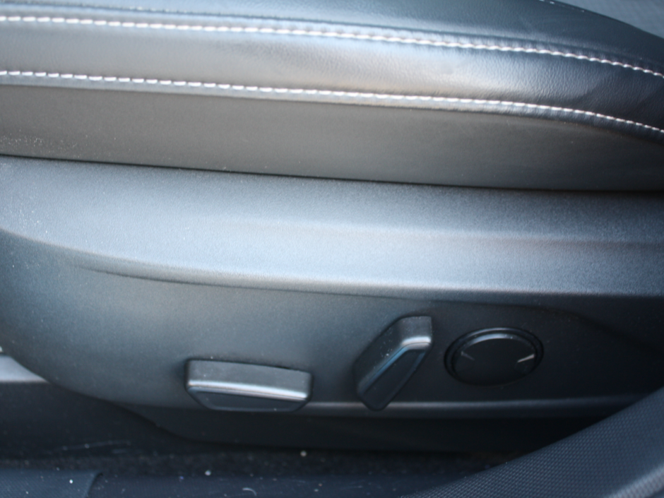 2022 Ford Mustang Mach-E GT-28