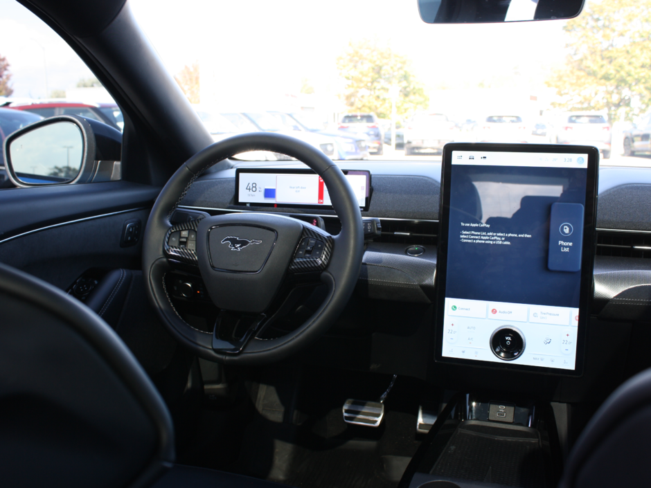 2022 Ford Mustang Mach-E GT-37
