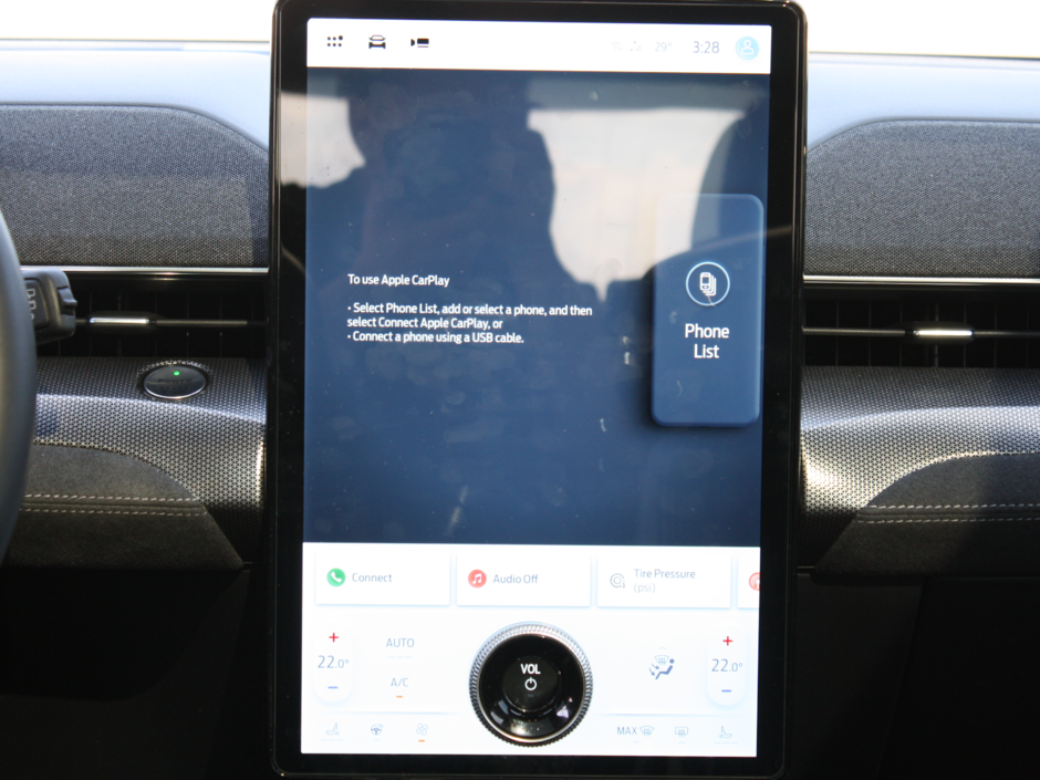 2022 Ford Mustang Mach-E GT-27