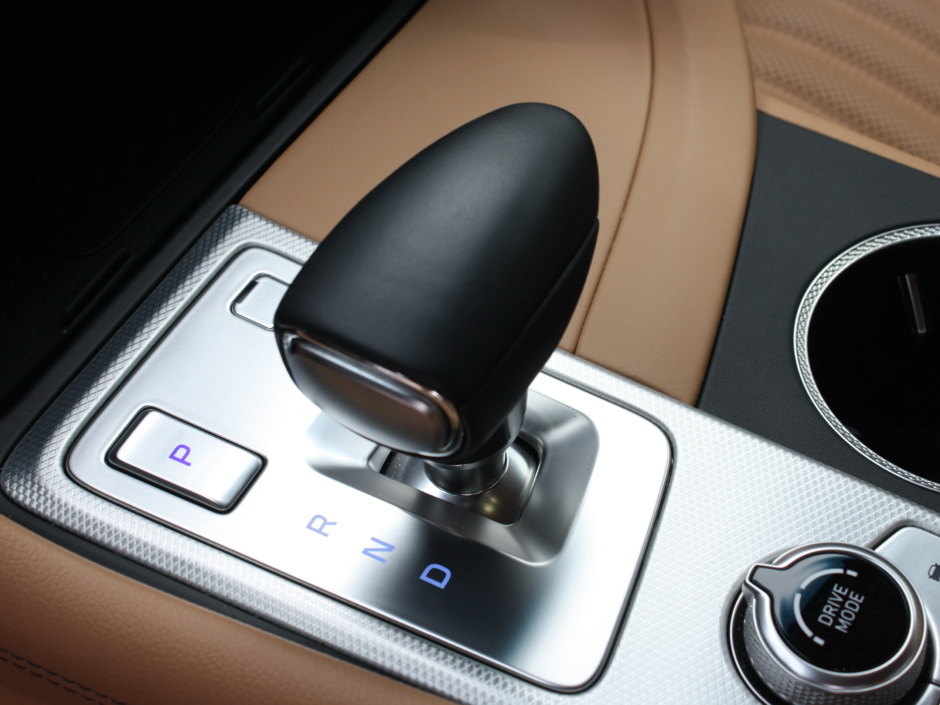 2025 GENESIS G70 2.5T-23