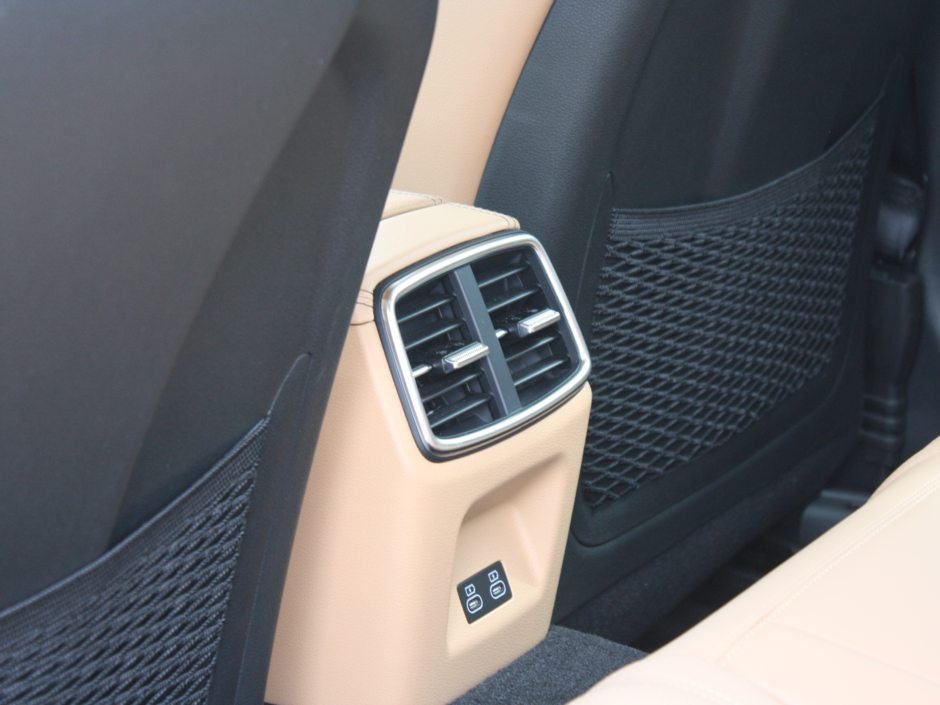 2025 GENESIS G70 2.5T-26