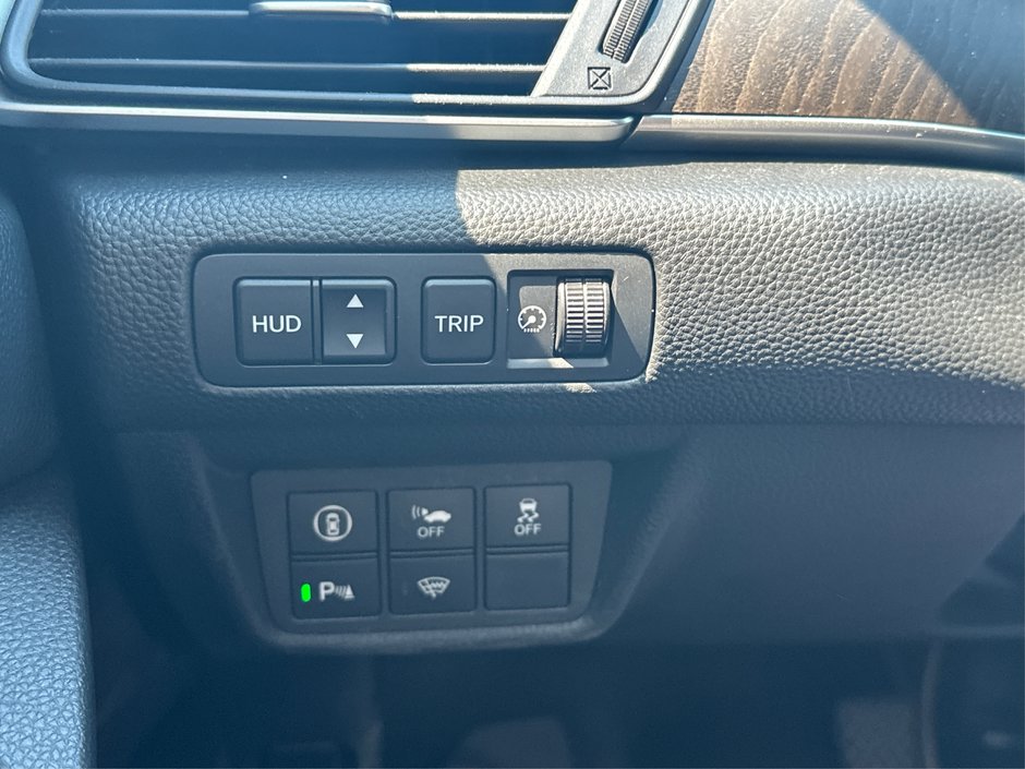 2018 Honda Accord Hybrid Touring-14