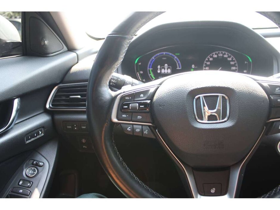 2022 Honda Accord Hybrid Touring-16