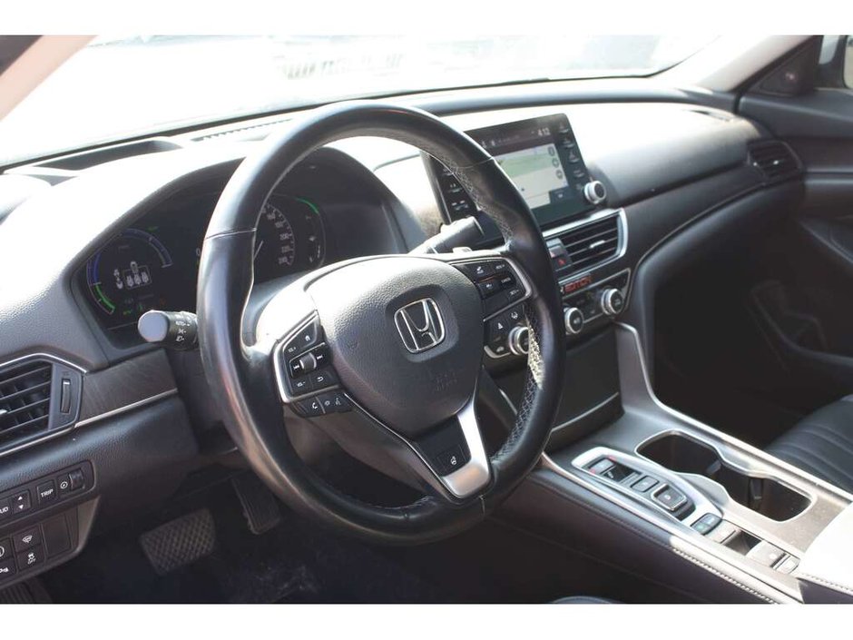 2022 Honda Accord Hybrid Touring-11