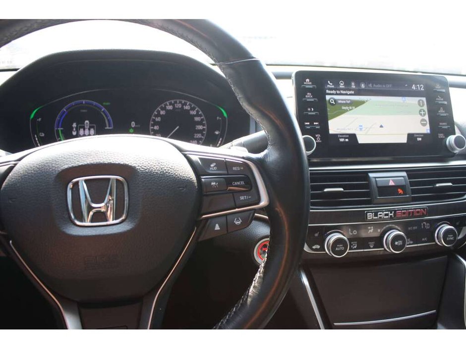 2022 Honda Accord Hybrid Touring-15