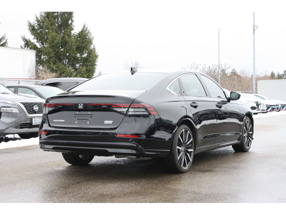 2023 Honda Accord Hybrid Touring-4