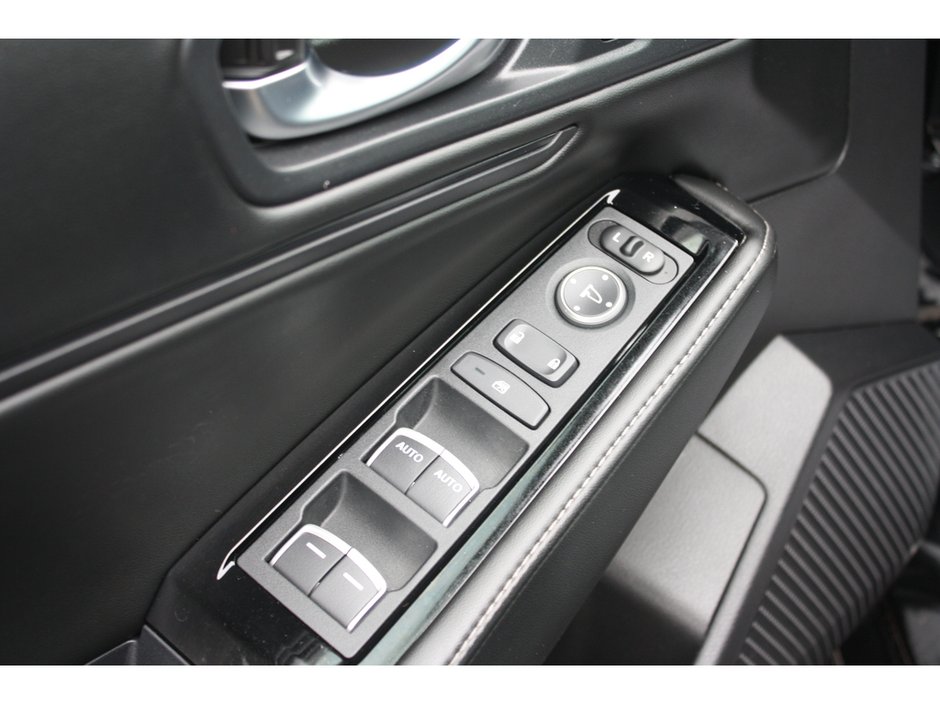 2023 Honda Accord Hybrid Touring-8