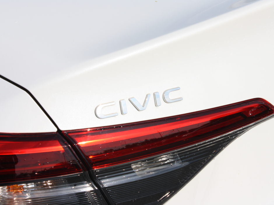 2022 Honda Civic LX-9