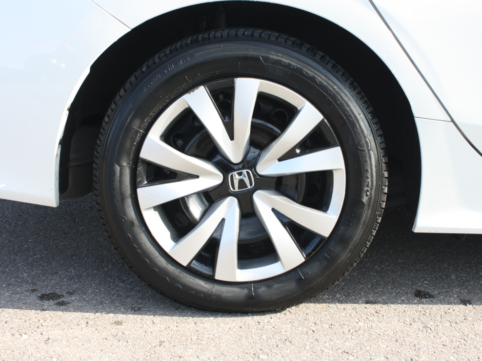 2022 Honda Civic LX-8