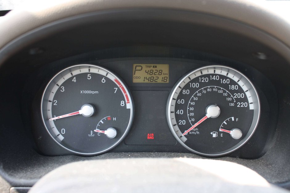 2008 Hyundai Accent-16