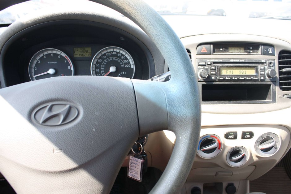 2008 Hyundai Accent-13