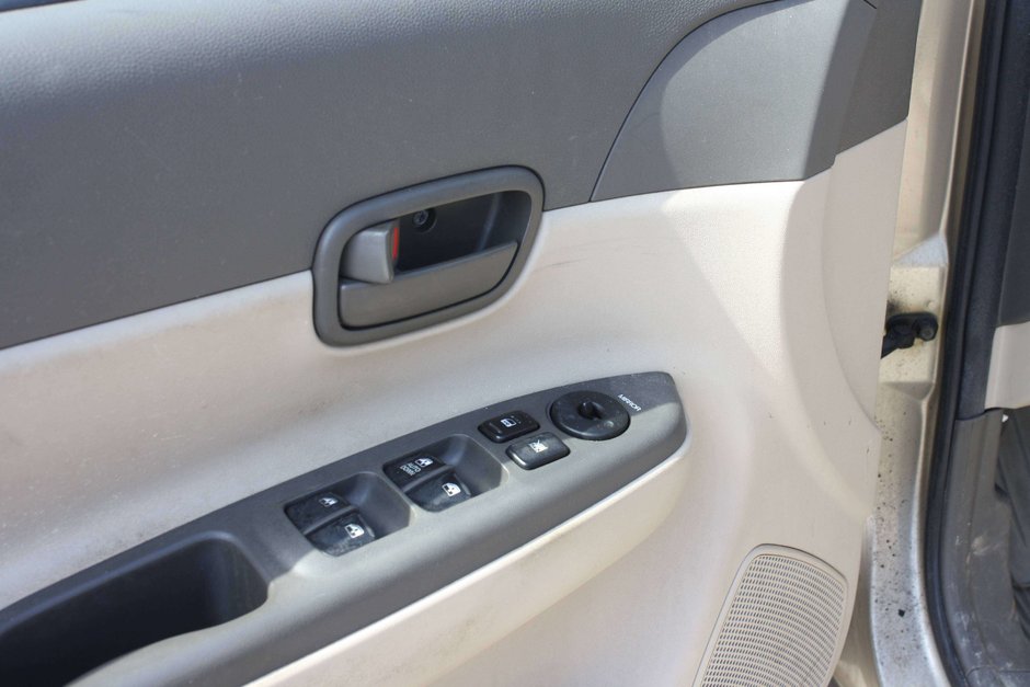 2008 Hyundai Accent-7