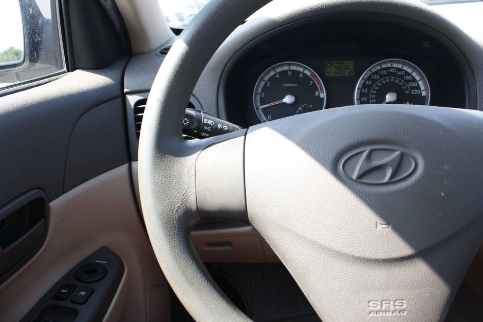 2008 Hyundai Accent-14