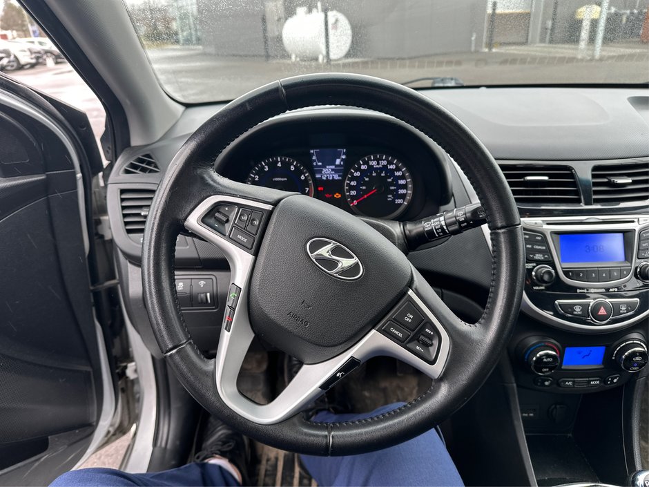 2013 Hyundai Accent GLS-14