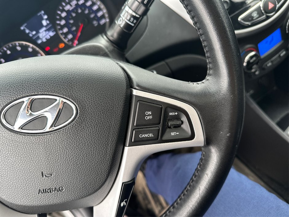 2013 Hyundai Accent GLS-22