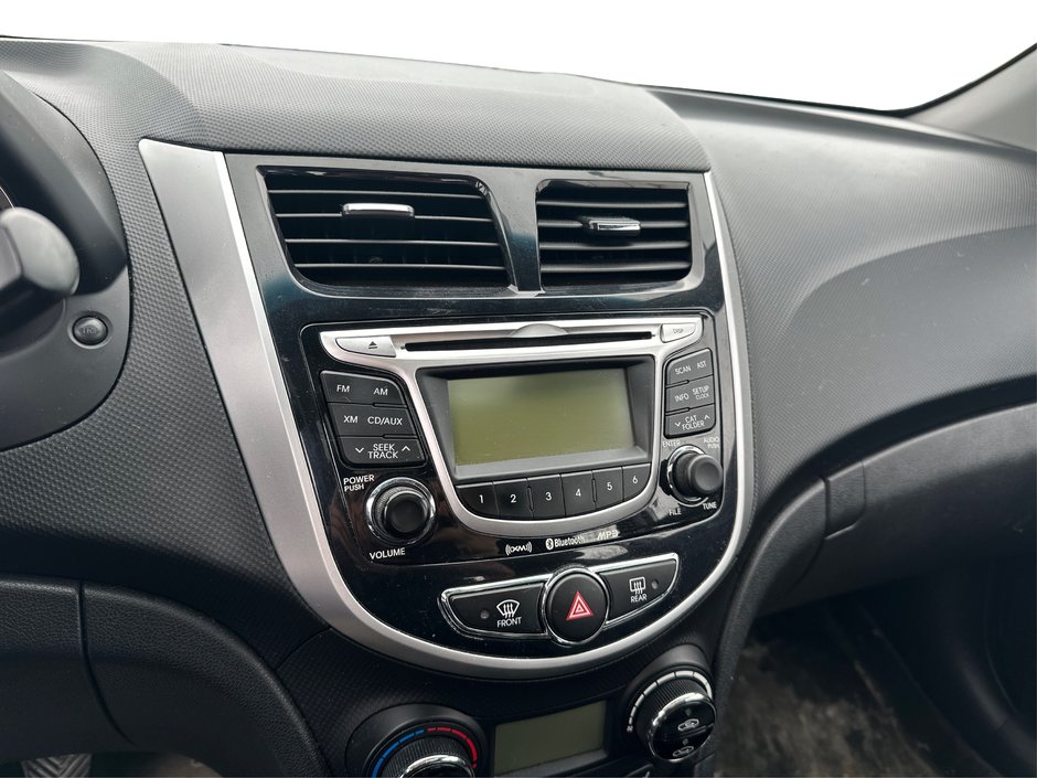 2013 Hyundai Accent GLS-10