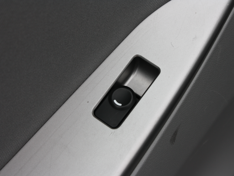 2016 Hyundai Accent GL-12