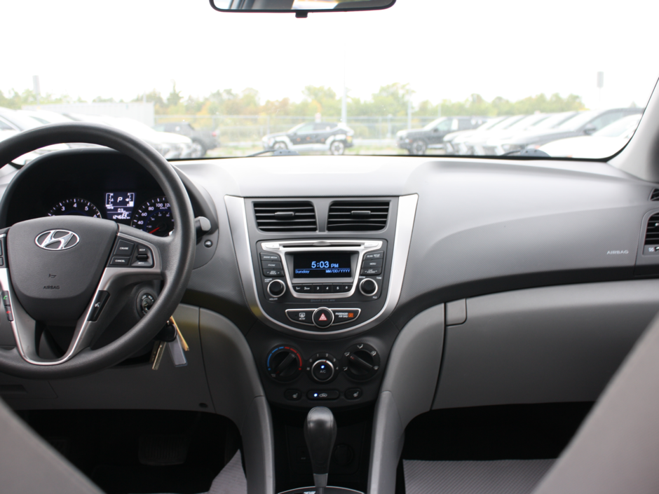 2016 Hyundai Accent GL-26