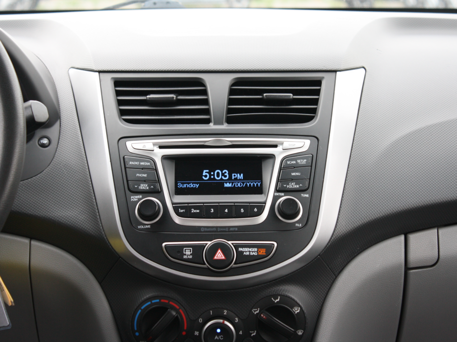 2016 Hyundai Accent GL-22