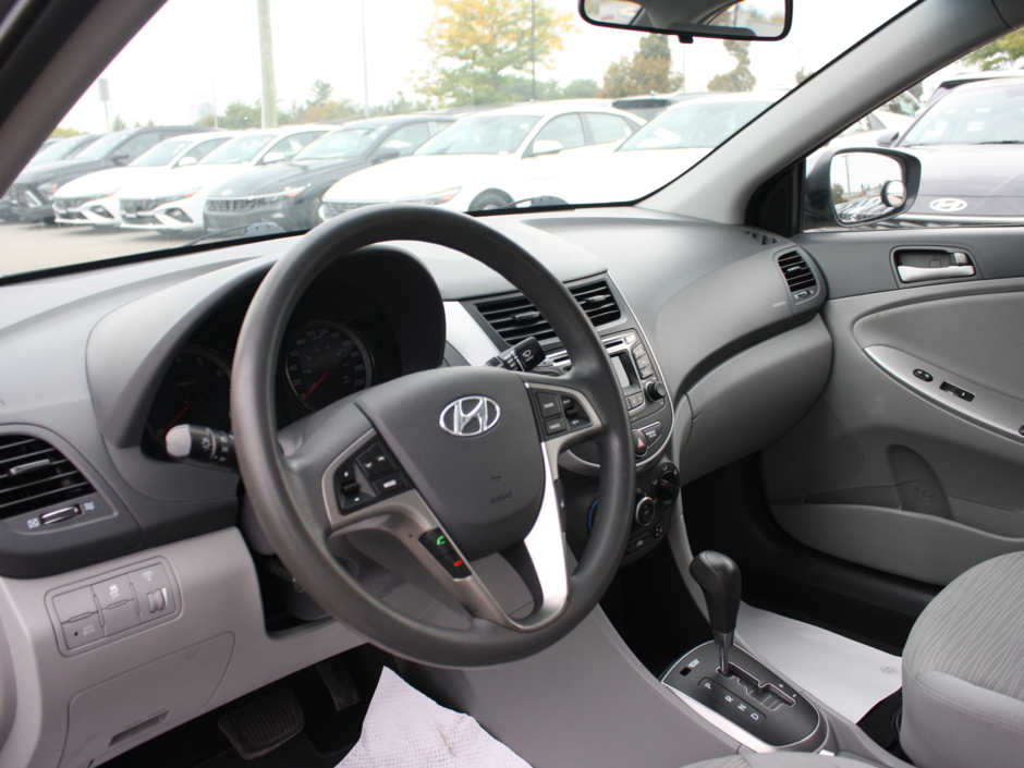 2016 Hyundai Accent GL-14