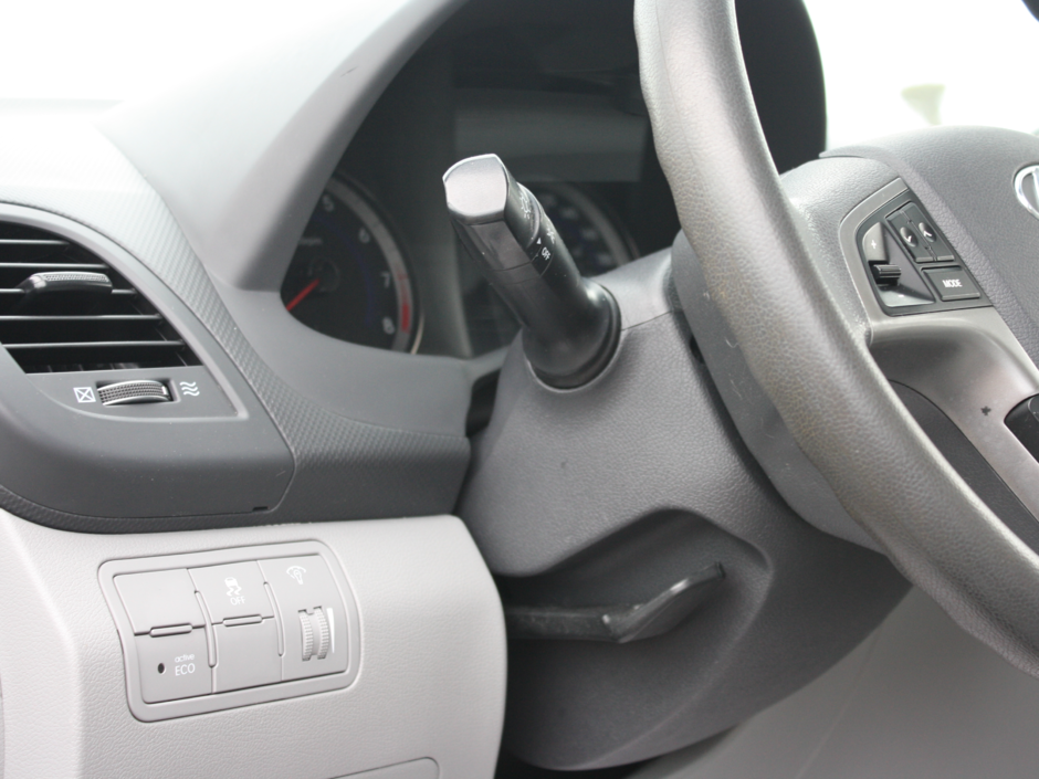 2016 Hyundai Accent GL-15