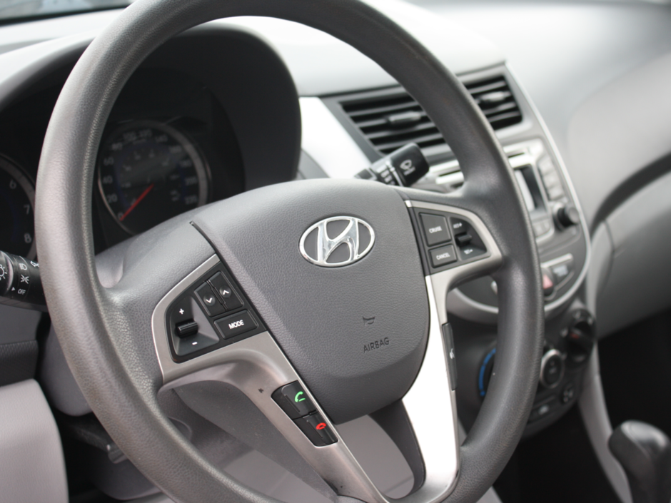 2016 Hyundai Accent GL-21