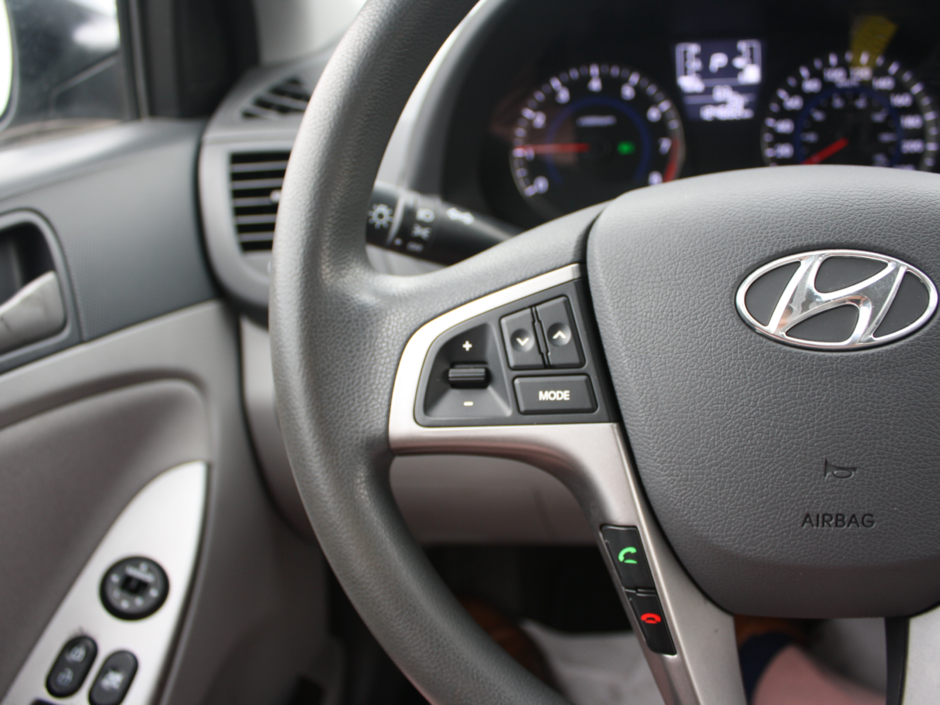 2016 Hyundai Accent GL-10