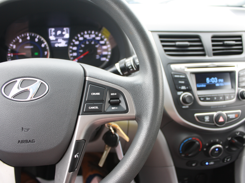 2016 Hyundai Accent GL-20