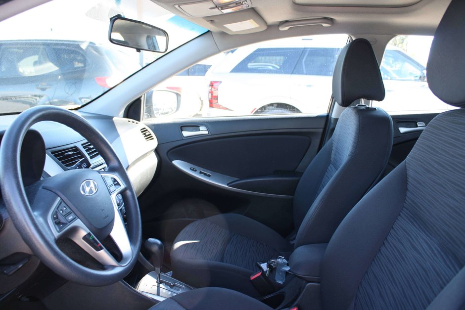 2017 Hyundai Accent SE-10