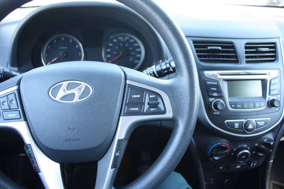 2017 Hyundai Accent SE-13