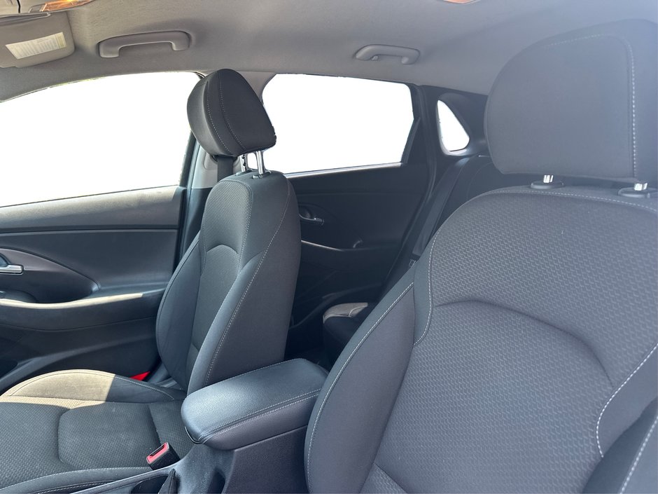 2018 Hyundai Elantra GT Base-8