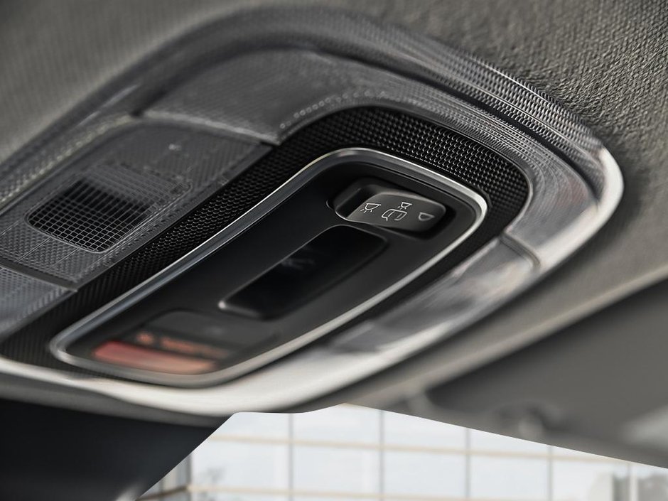 2025 Hyundai Elantra Hybrid Luxury Two-Tone Interior-16