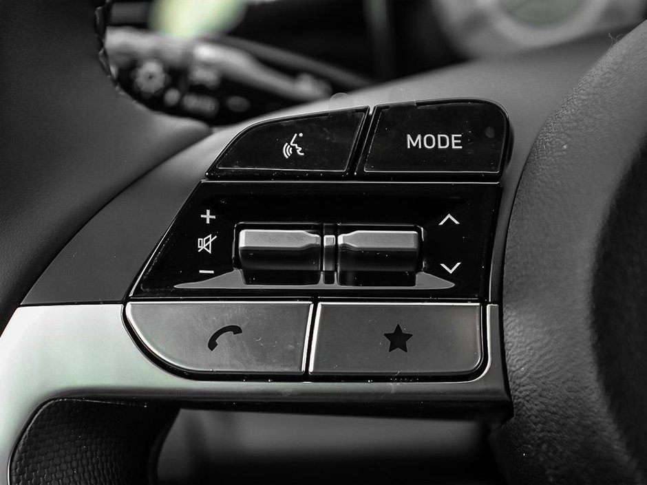 2025 Hyundai Elantra Hybrid Luxury-13