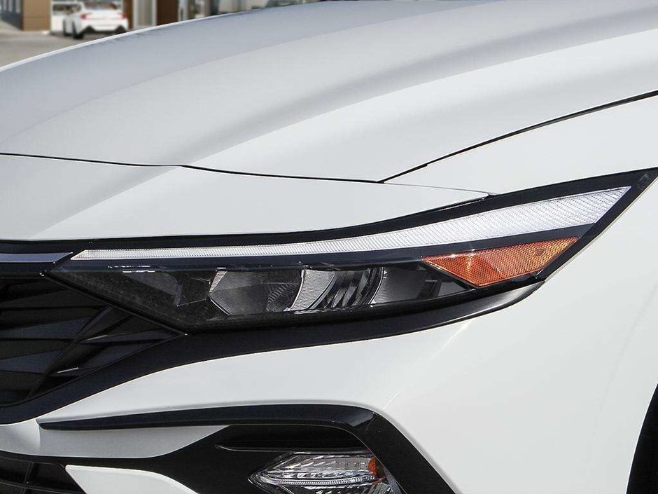 2026 Hyundai Elantra Hybrid Luxury-8