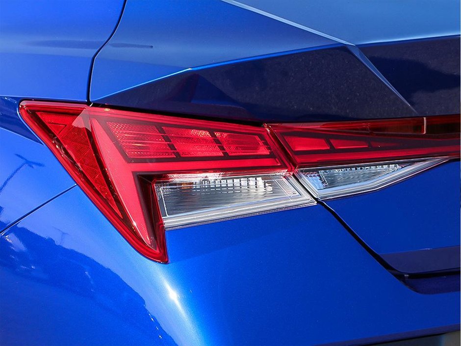 2026 Hyundai Elantra Hybrid Luxury Two-Tone Interior-9