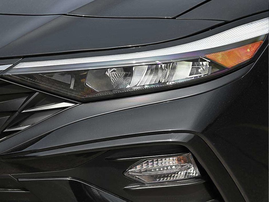 2026 Hyundai Elantra Hybrid Luxury-8
