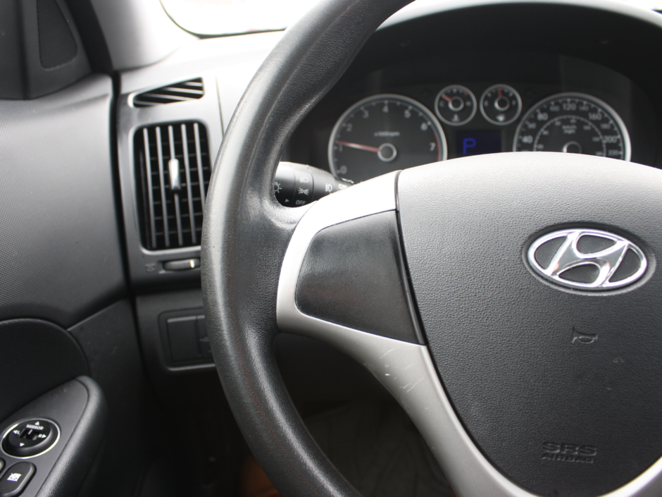 2011 Hyundai Elantra Touring GLS-15