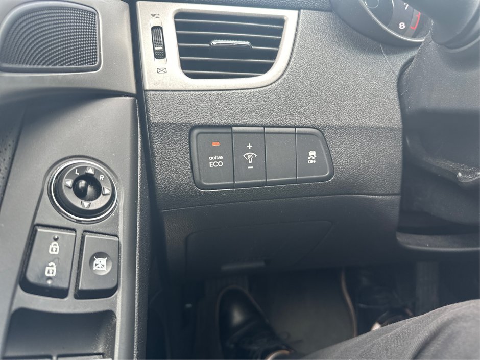 2013 Hyundai Elantra Limited-14