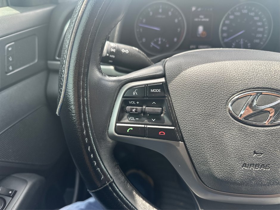 2017 Hyundai Elantra Limited-21