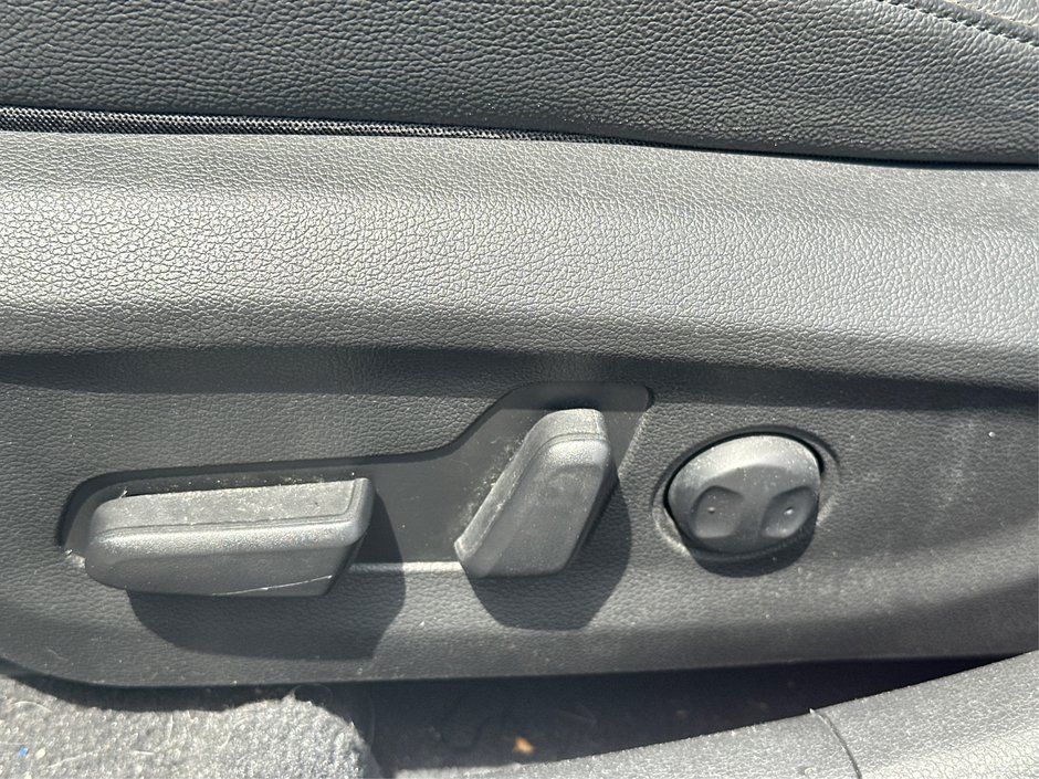 2017 Hyundai Elantra Limited-15