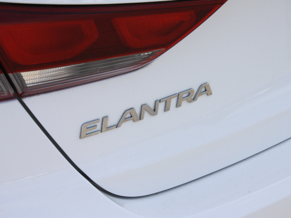 2018 Hyundai Elantra GL-9