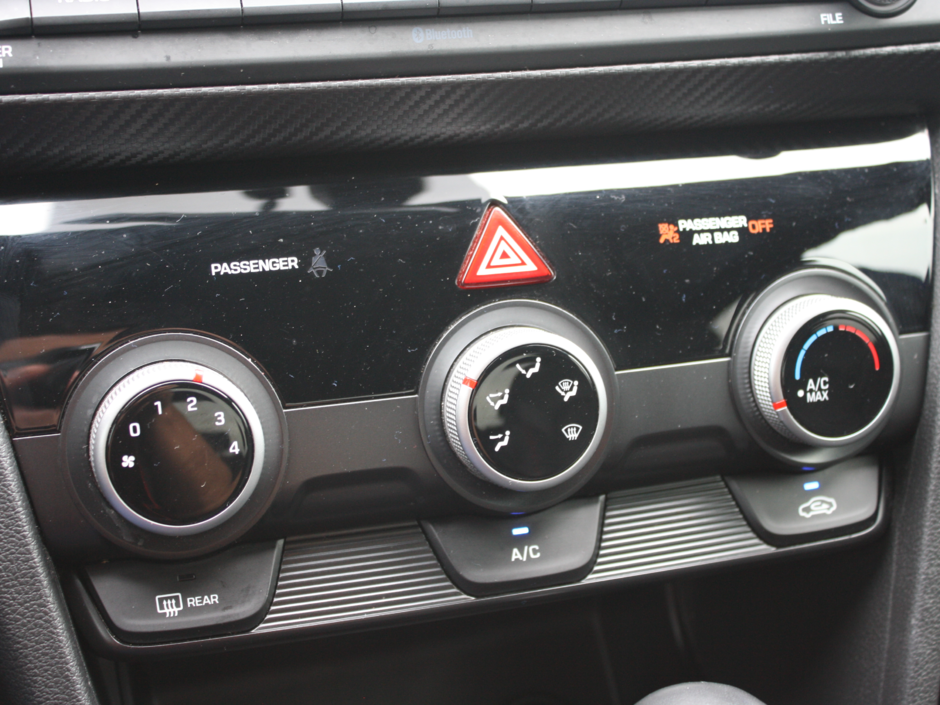 2019 Hyundai Elantra Sport-21